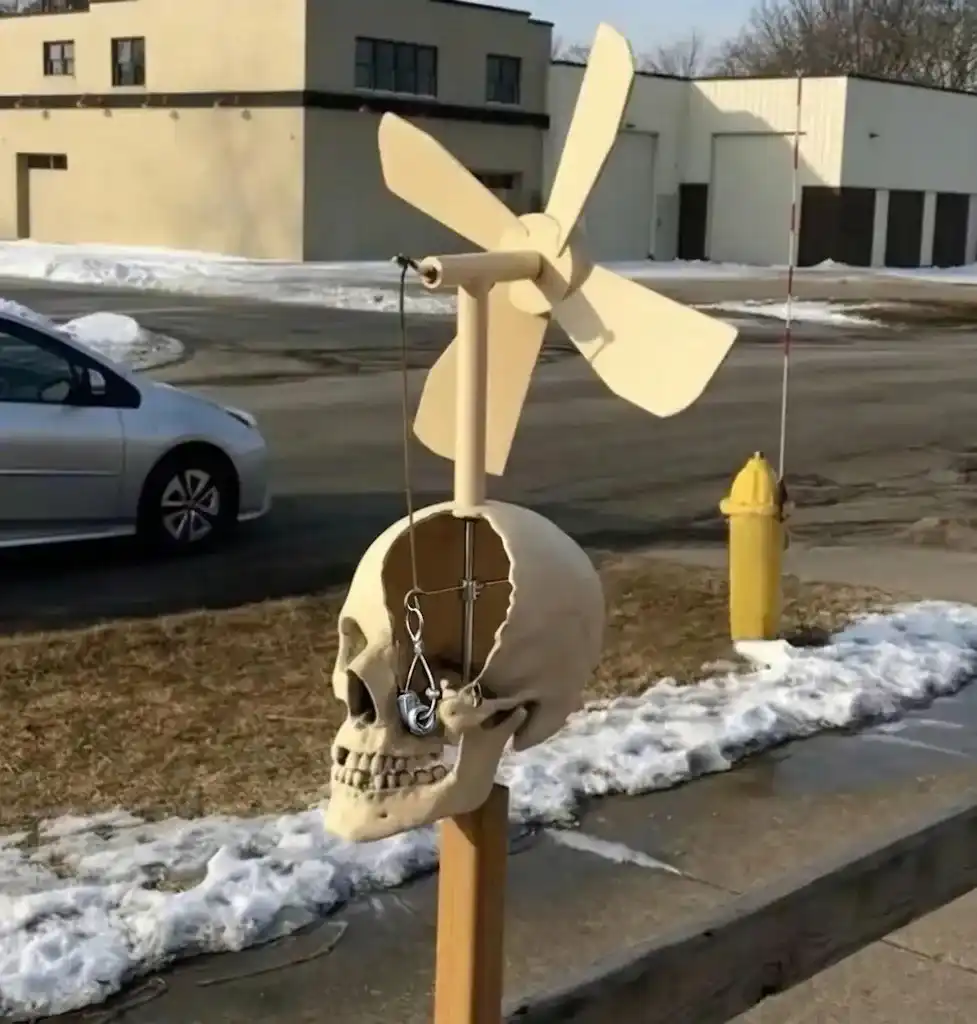 Halloween metal skull windmill